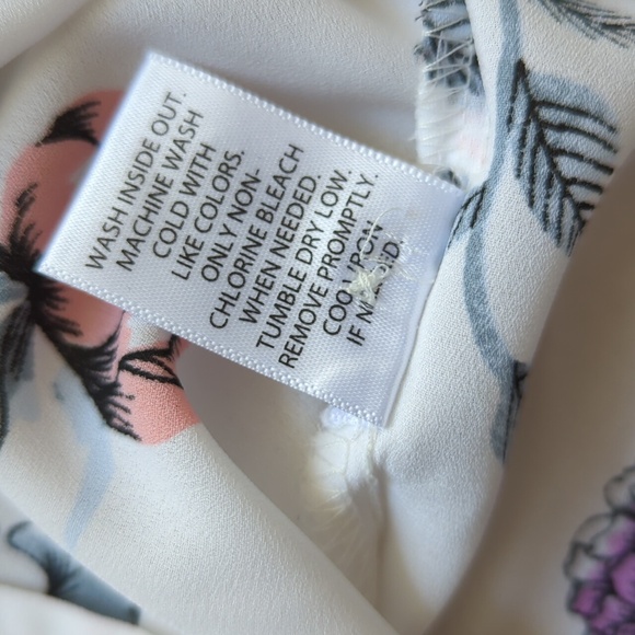 3 for $30. Floral top - Picture 11 of 11